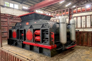 2PG1208大型液壓對輥制砂機(jī)發(fā)貨 發(fā)往山東