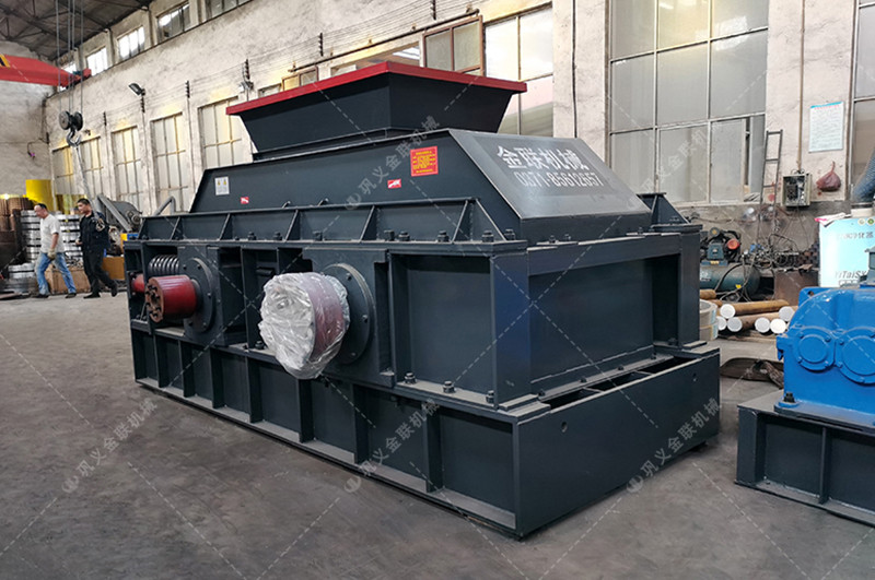 鵝卵石對輥制砂機設(shè)備的市場價格差異體現(xiàn)在哪？