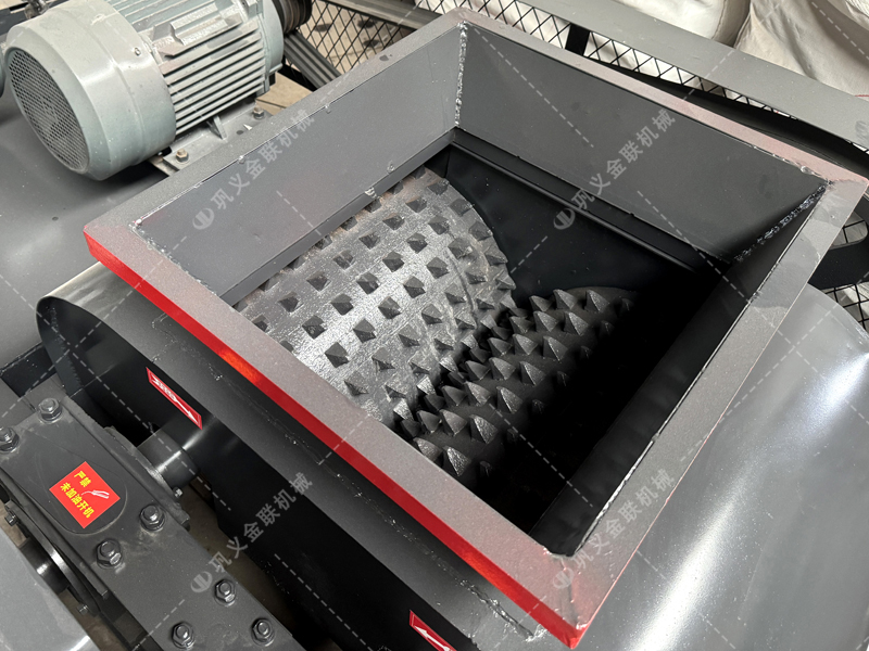 雙齒輥破碎機真的能“干濕通破”嗎？它的工作原理是什么？